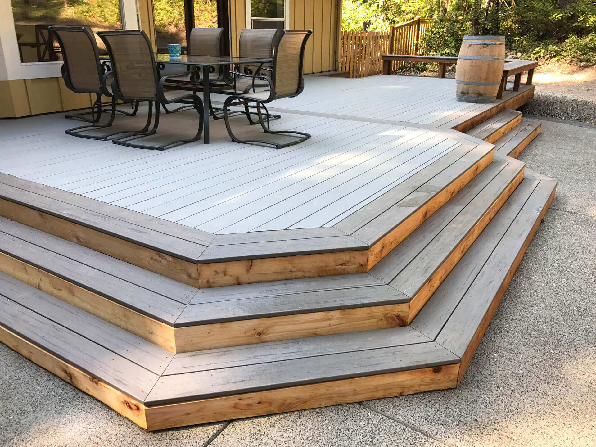 Custom Decks and Patio Services